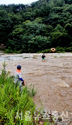 증산전담의용소방대 수난사고 인명 구조 / 사진=김천소방서