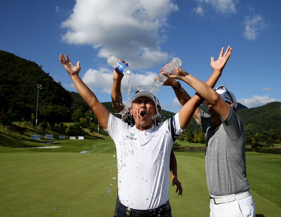 경북 칠곡 파미힐스CC 에서 19일 치뤄진 2021년 한국프로골프(KPGA) 코리안투어 'DGB금융그룹 어바인오픈' 파이널 라운드에서 박상현 프로가 우승을 차지했다. 박상현 프로는 통산 10승, 우승상금 1억 원을 거머졌다. (사진 제공 = KPGA)