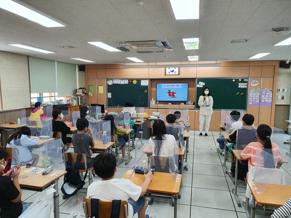 수원문화재단 미디어센터는 수원 선행초등학교와 함께 