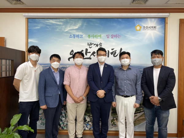 오산시의회가 시의회의원을 주인공으로 하는 웹시트콤 드라마를 국내 최초로 선보인다. [사진=오산시의회]