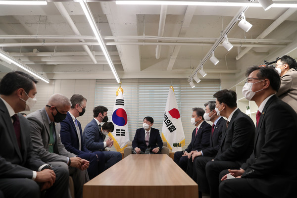 윤석열 국민의힘 대선 후보가 12일 서울 영등포구 국민의힘 당사에서  대니얼 크리튼브링크 미 국무부 동아시아·태평양 차관보 및 사절단과 회동하고 있다.2021.11.12/사진=윤석열 캠프 