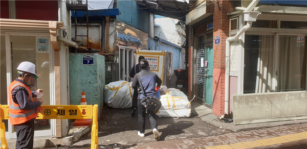 철거를 위한 석면 제거가 진행 중이다. / 사진=서울뉴스통신DB