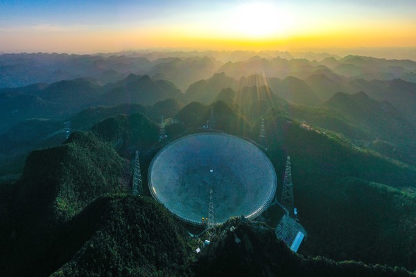 지름 500m 세계 최대 전파망원경 '중국톈옌(中國天眼∙FAST)'은 2017년 10월 이후 지금까지 509개의 펄서(pulsar)를 발견했다. 2021.12.20/신화통신