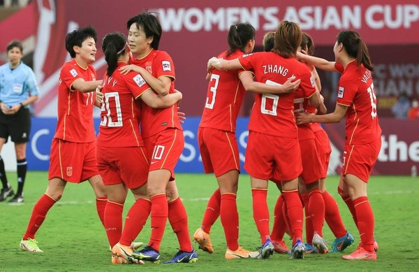 한국 여자축구 대표팀이 6일 열린 아시아축구연맹(AFC) 아시안컵 결승에서 아쉽게 2-3으로 역전패하며 첫 준우승을 차지했다./사진=신화통신