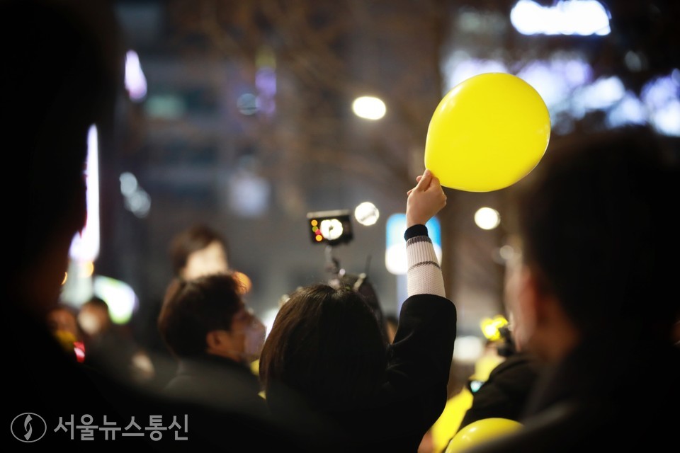 심상정 정의당 대선후보는 8일 저녁 홍대 연남동일대에서 '소신상정 당당하게' 스팟 유세를 이어갔다.