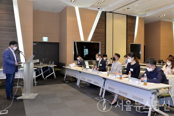 이날 축사를 맡은 이상열 고양컨벤션뷰로 사무국장은 ”코로나 팬데믹 후 삶은 큰 변화가 이뤄졌으며, 그 변화를 2개의 단어로 압축해 표현하자면, ’메타(Meta)‘와 ’웰니스(Wellness)’일것“이라고 우선 말했다. (사진 = 이민희 기자)