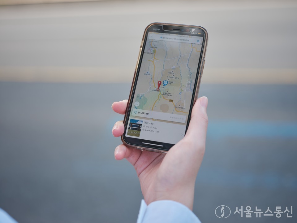 럭스테이(Lugstay) 어플리케이션 사용 예시 사진. (서울관광재단 사진 제공)