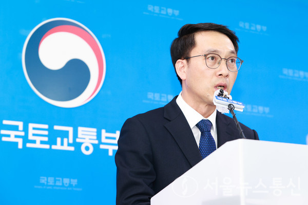 문성요 국토교통부 국토도시실장이 11일 정부세종청사에서 1기 신도시 정비 추진 현황 및 향후계획을 설명하고 있다. / 사진 = 국토부 제공