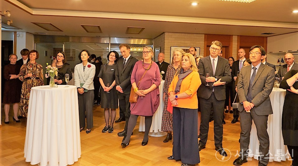 슬로베니아 대사관 설립 리셉션 참가 유럽 대사들