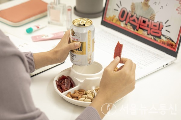 혼술 / 사진 = 클립아트코리아