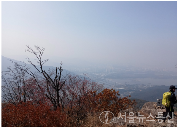 내일(9일)은 황사와 미세먼지의 영향으로 대기 질이 나쁘겠다. (북한산) / 사진 = 프리랜서 박귀순 기자