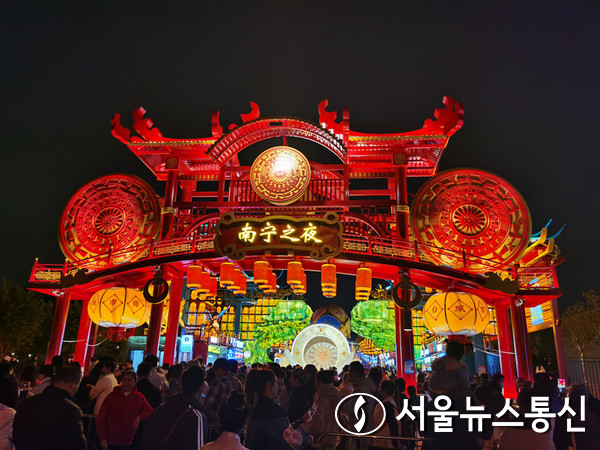 '난닝(南寧)의 밤' 거리 구역. (사진/신화통신)