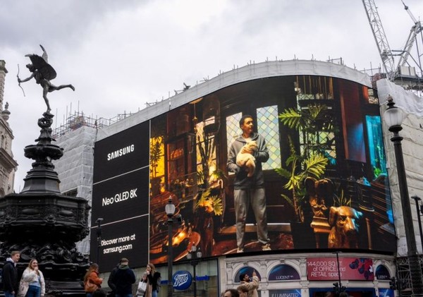 삼성전자가 2023년형 Neo QLED 8K 등 TV 신제품의 전세계 출시를 앞두고, 지난 2일(현지시간)부터 영국 런던 피카딜리 광장(Piccadilly Circus)에 대형 옥외광고를 진행했다. / 삼성전자 제공