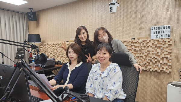 성남 마을미디어 활동가 ‘라울림’ 팀 [사진=경기콘텐츠진흥원]