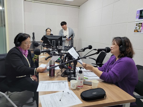 성남 마을미디어 활동가 ‘라울림’ 팀 [사진=경기콘텐츠진흥원]