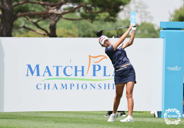 21일 강원 춘천 라데나CC에서 열린 '2023 두산매치플레이 챔피언십' 결승3,4위전, 성유진이 2번홀 티샷을 하고 있다. (사진=KLPGA 제공) 2023.05.21.