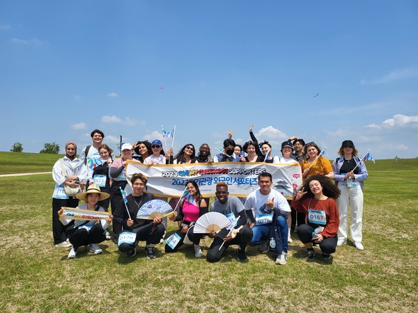 경기도와 경기관광공사가 김포 라마다앙코르 바이 윈덤 김포 한강호텔에서 제3기 ‘2023 경기관광 외국인 누리소통망(SNS) 서포터즈’ 발대식을 개최했다. [사진=경기도]