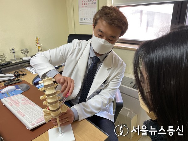 대동병원 척추센터 정동문 소장 (신경외과 전문의) / 사진 = 대동병원