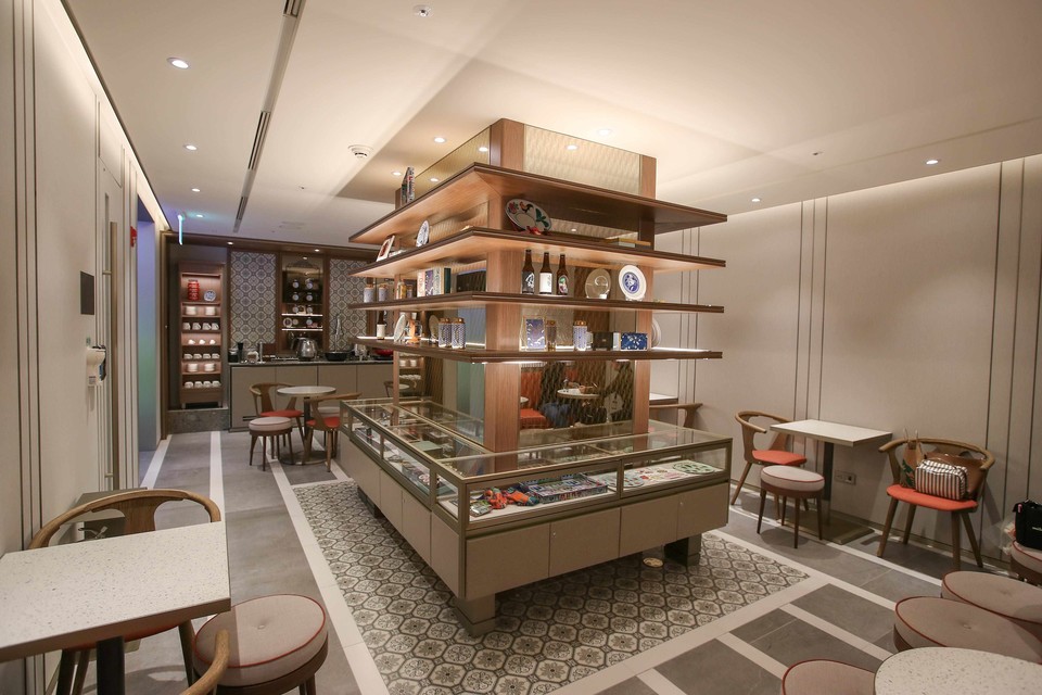 싱가포르항공 실버크리스 라운지 내 싱가포르 카페.