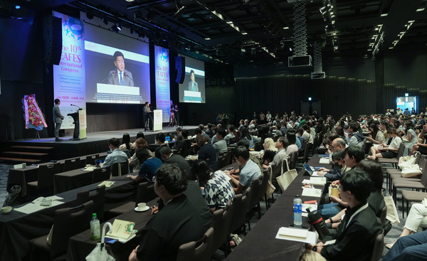 ‘제10회 동아시아생태학회 국제학술대회 개회식’이 18일 라마다프라자 제주호텔에서 개최됐다.