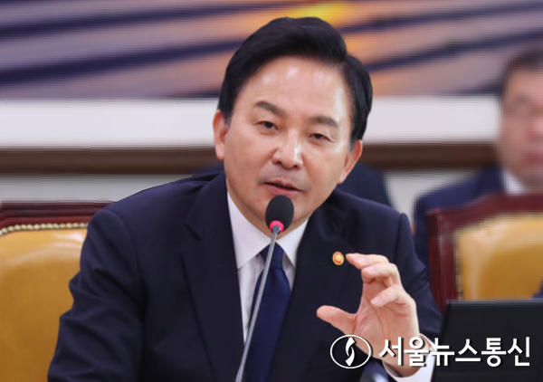 원희룡 국토교통부 장관이 26일 오전 서울 여의도 국회에서 열린 국토교통위원회 전체회의에서 의원의 질의에 답변하고 있다. 2023.07.26 / 사진 = 서울뉴스통신 이민희 기자