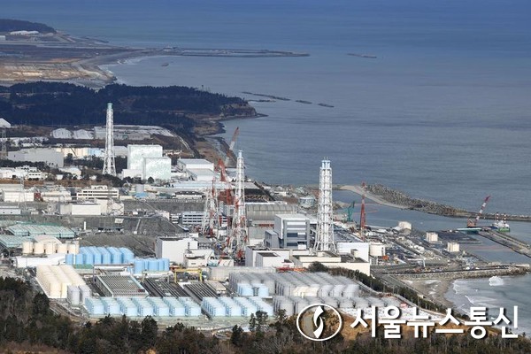 ​일본 공영방송사 NHK가 뉴스를 통해 후쿠시마 원전 오염수가 24일부터 방출된다고 알리고 있다. 2023.08.23. /사진=NHK 화면 캡처​
