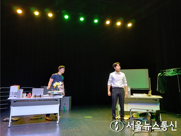 연극 '고사(枯思)'는 ‘작품상’과 ‘최우수 남자연기상’을 수상했다. 사진은 연극 '고사(枯思) 의 한 장면.  / 사진 = 극단 ACTS 제공