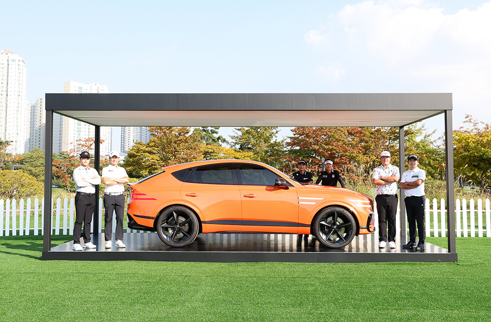 제네시스GV80 쿠페 콘셉트 앞에 선 역대 우승자 이재경, 김태훈, 김영수, 이태희, 임성재, 김승혁 /KPGA