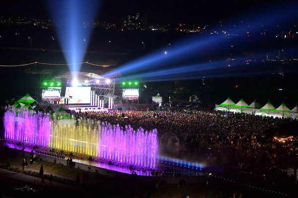2023년 장성군 황룡강 가을꽃축제가 22일 나들이객 맞이까지 마무리하며 모든 공식 일정을 매듭지었다.