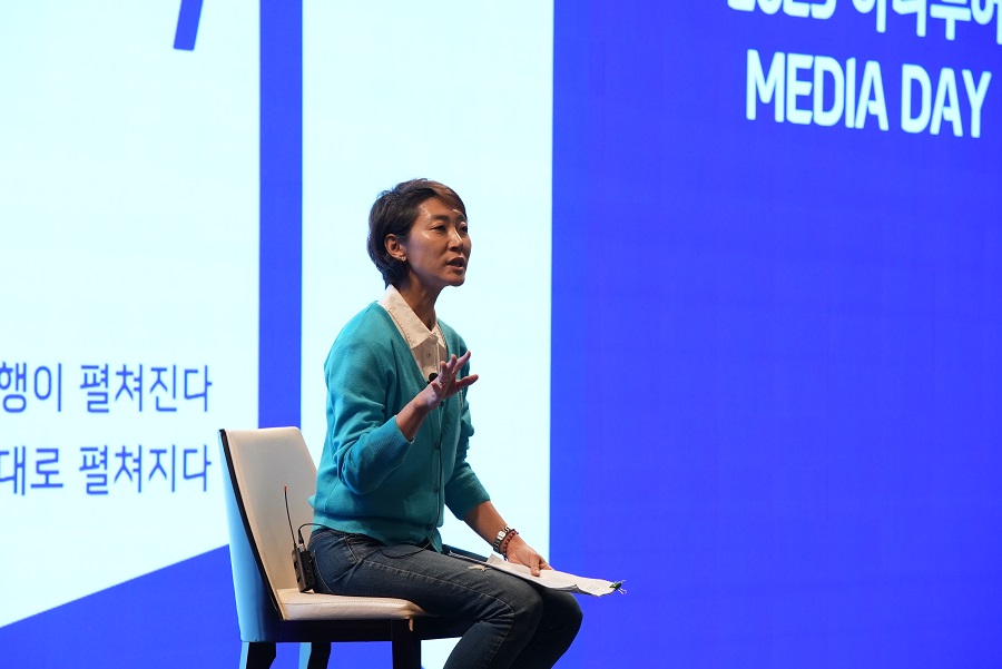하나투어 2023 MEDIA DAY Q&A에 답변하는 하나투어 송미선 대표,/ 사진 하나투어