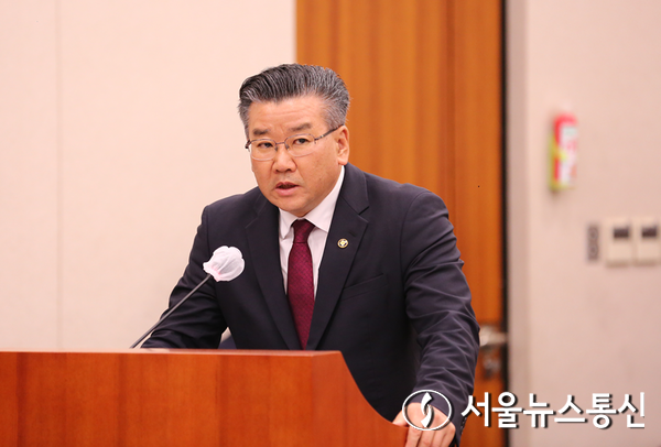 13일 오전 서울 여의도 국회에서 열린 법제사법위원회 전체회의에서 유병호 감사원 사무총장이 답변하고 있다. 2023.09.13. / 서울뉴스통신 이창호 기자