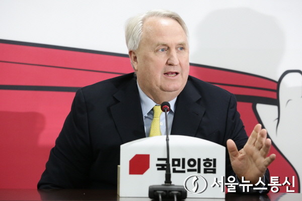 인요한 국민의힘 혁신위원장이 7일 오전 서울 여의도 국민의힘 당사에서 열린 '국민과 함께 혁신위원회' 제12차 전체회의에서 발언을 하고 있다. 2023.12.07./ 사진=서울뉴스통신 이민희 기자