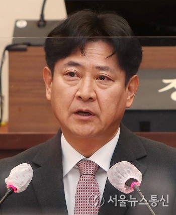 강창오 의원이 제250회 밀양시의회 임시회 제1차 본회의에서 5분 자유발언을 했다.