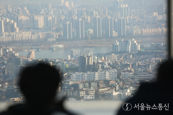 서울 집값과 전셋값이 상승하면서 경기·인천으로 이동하는 '탈(脫)서울 현상'이 늘고 있다. (남산타워) / 사진 = 서울뉴스통신 이성현 기자