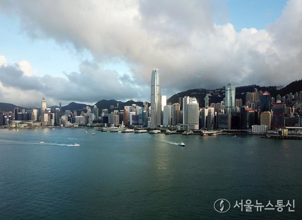 29일 촬영된 항공 사진은 중국 남부 홍콩에 있는 두 국제 금융 센터(IFC)의 모습을 보여주고 있다. 2022.5.29/신화=서울뉴스통신