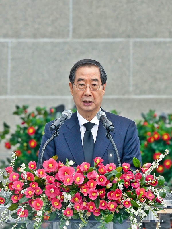 제76주년 4·3희생자 추념식이 3일 제주 4·3평화공원 위령제단·추념광장에서 유족 등 1만여 명이 참석한 가운데 거행됐다.