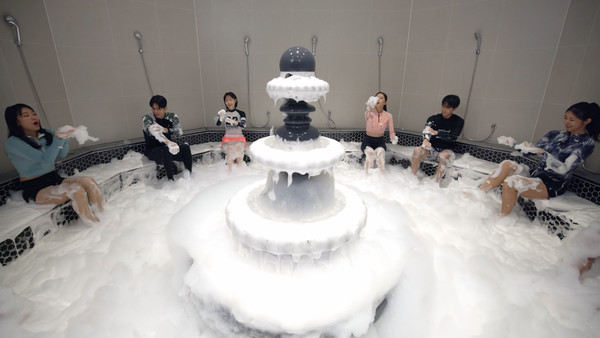 ▲해양치유센터 해조류 거품 테라피 체험관(사진 = 완도군)