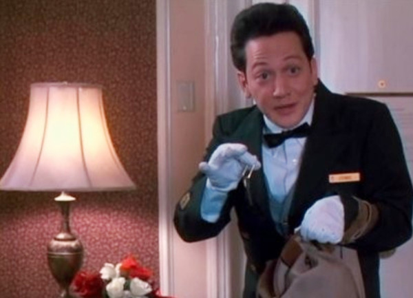 롭 슈나이더가 출연한 영화 '나홀로 집에 2' 스틸컷 / 사진 = 서경덕 교수팀 제공