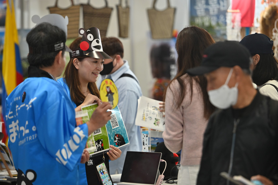 제39회 서울국제관광전(SITF 2024)이 오는 9일~12일까지 4일간, 서울 코엑스 A홀에서 열린다. 주최사인 코트파는 제3회 ‘2024 세계관광산업컨퍼런스’도 동시에 개최한다고 7일 밝혔다. 이번 국제관광전은 필리핀, 태국, 베트남 등 7개국 관광 장관이 참석하며, 40여 개국 400여 기관‧단체 총 500 부스의 규모로 치러진다. 사진제공 코트파 