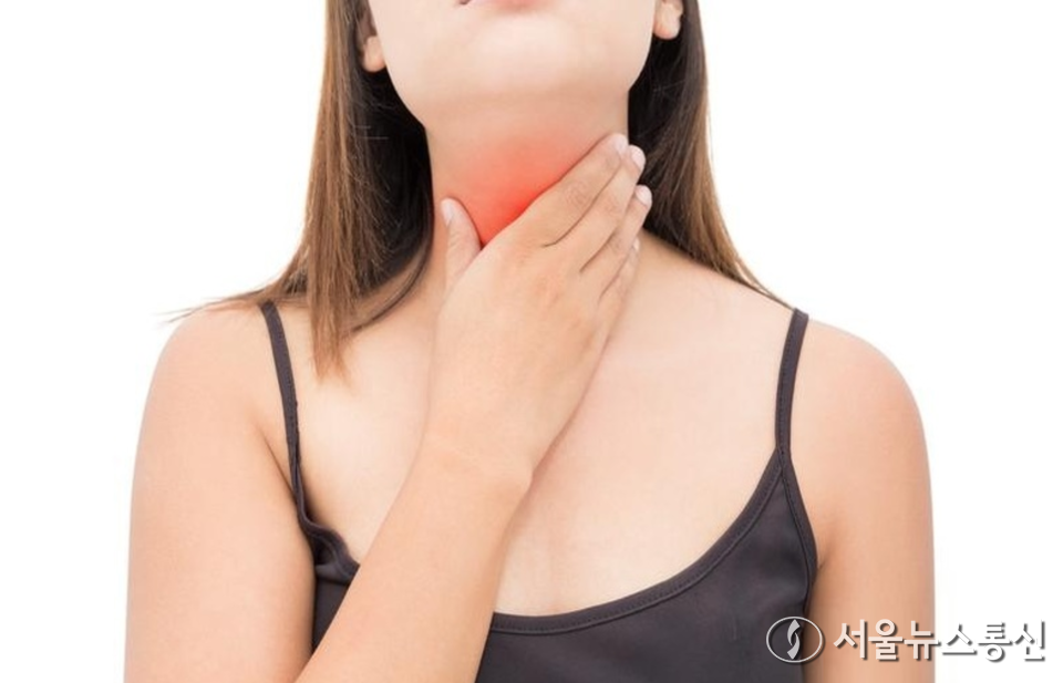 갑상샘에서 분비되는 호르몬이 필요 이상 분비되면 신진대사가 지나치게 왕성해지고 에너지 소모가 증가하는 갑상샘 항진증(갑상선 기능 항진증)에 걸릴 수 있다. / 사진 = 국가암정보센터 제공