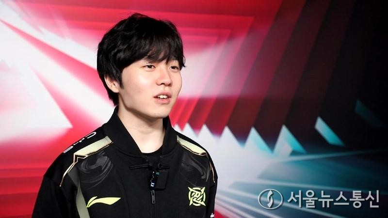 NIP e스포츠 클럽 선수 송의진. (사진/신화통신)