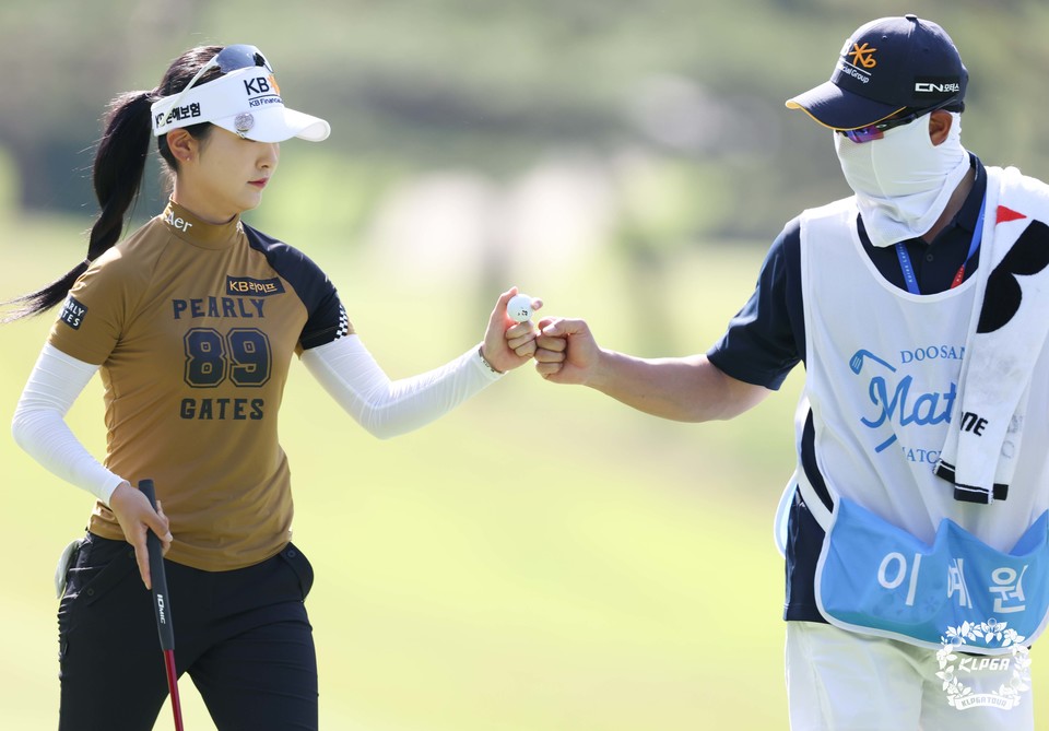 이예원 2024 두산메치플레이 8강전 10번홀 버디 홀아웃