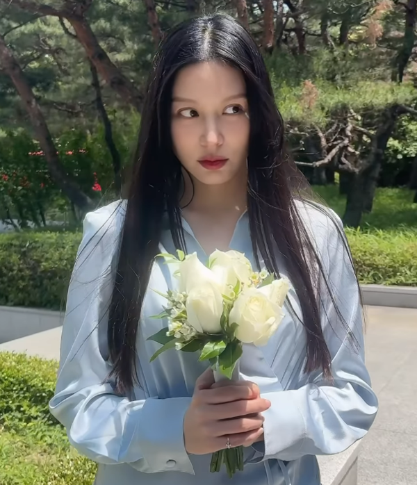 결혼 앞둔 조민, 부케받는 영상 공개…
