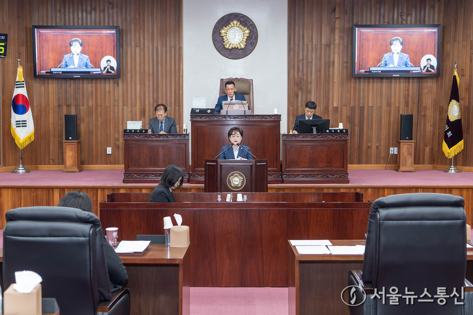 여주시의회 이상숙 의원이 대표 발의한 청년인구 유입과 지역소멸을  예방하기 위해 경기도 최초로 '여주시 청년친화도시 조성에 관한 조례'가 제정됐다. / 사진 = 여주시의회 제공