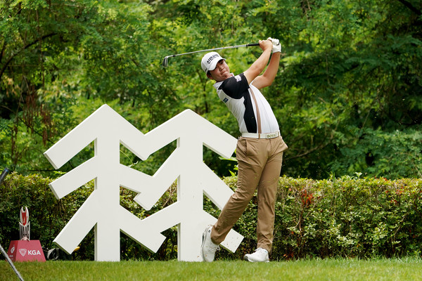 코오롱 제66회 한국오픈 골프선수권대회 144중 명중 우승은 김민규가 차지하며 디오픈 직행 티켓을 얻었다. 장유빈 4번홀 티샷플레이 모습. (사진 코오롱한국오픈조직위제공)