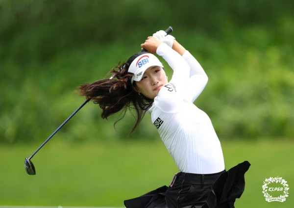 11일 강원도 정선 하이원CC에서 열린 하이원 리조트 여자오픈 1라운드 4번홀에서 이동은이 티샷을 하고 있다. /사진=KLPGT 제공