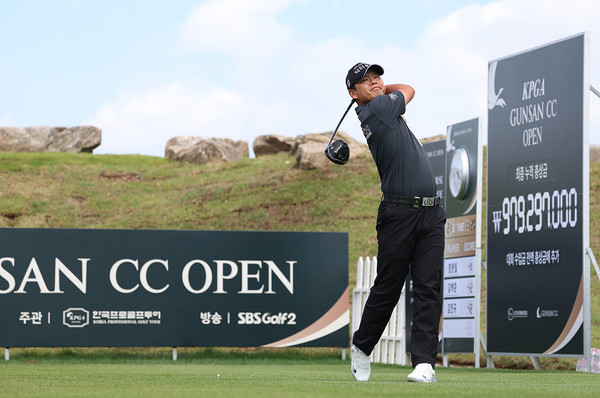 정한밀 1번홀 드라이버 티샷