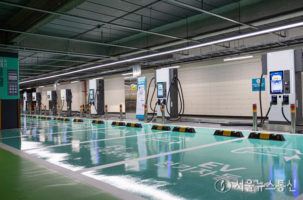 사진은 홈플러스 서울 방학점 전기차충전소. (2024.03.03) / 사진 = 홈플러스 제공