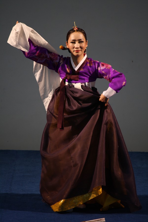 '한국전통교방춤 홍보대사' 천명선 명무. (사진제공 부지화예술단)