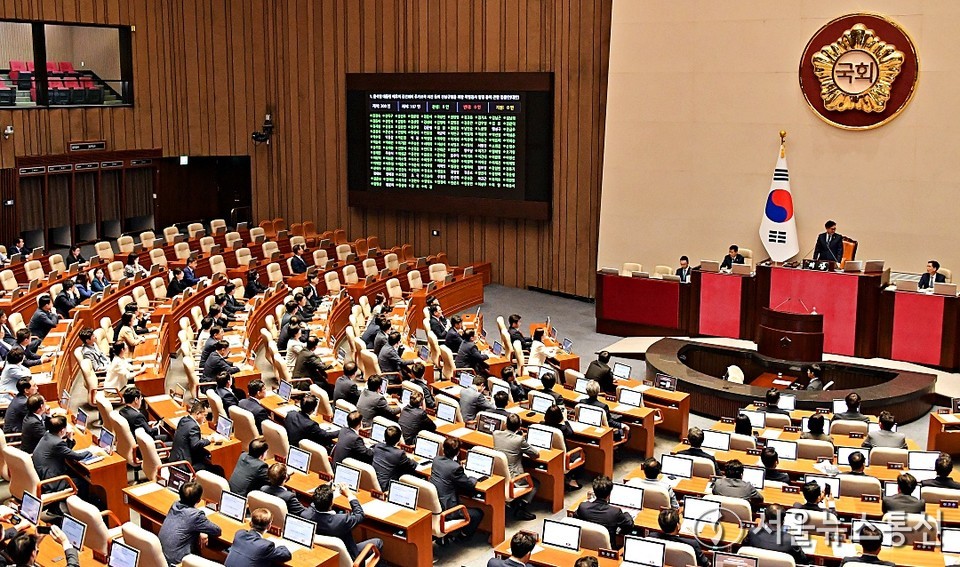 박성재 법무부 장관이 19일 오후 서울 여의도 국회에서 열린 제418회국회(정기회) 제8차 본회의에서 김건희 여사 특검법 투표를 지켜보고 있다. (2024.09.19) / 사진 = 서울뉴스통신 신현성 기자